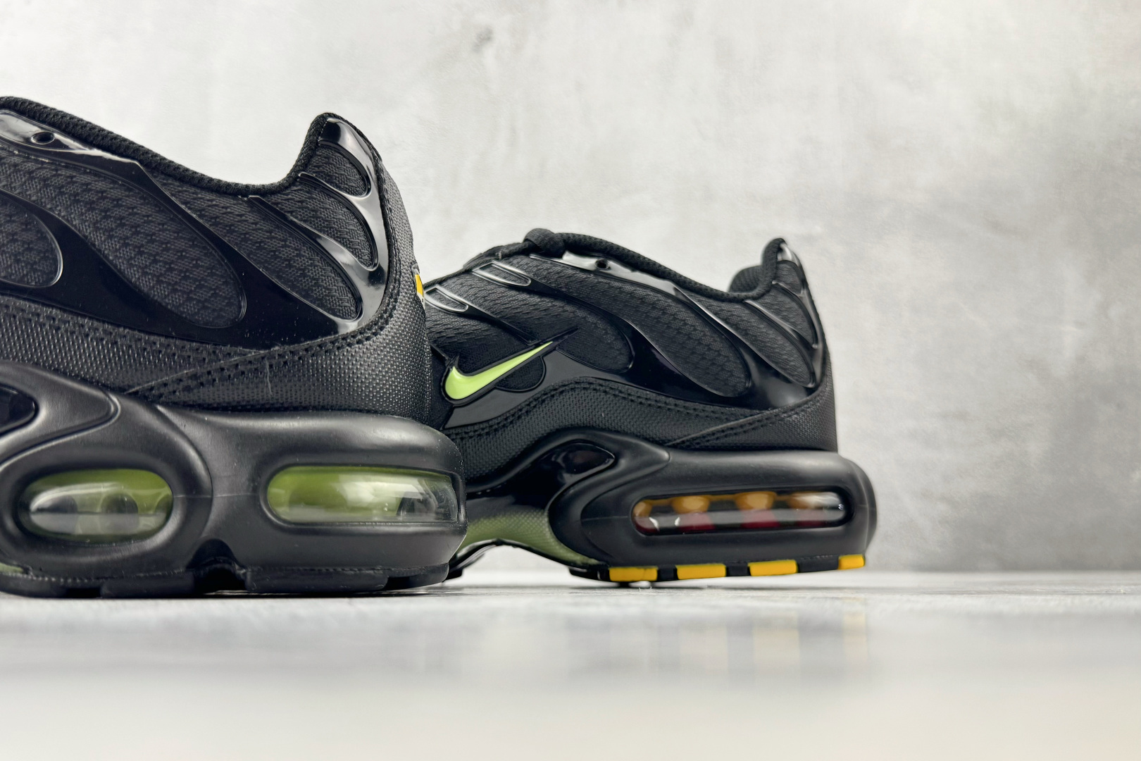 Nike Air Max Plus 黑色 DM0032-036-Top High Quatity Cheap Sneakers Fashion Clothing Clothes Bags handbags Shoes of all Brand wholesale With The best Quality And Beautiful Price from China Factory Chinese suppliers wholesaler seller Nike Air Max Plus 黑色 DM0032-036