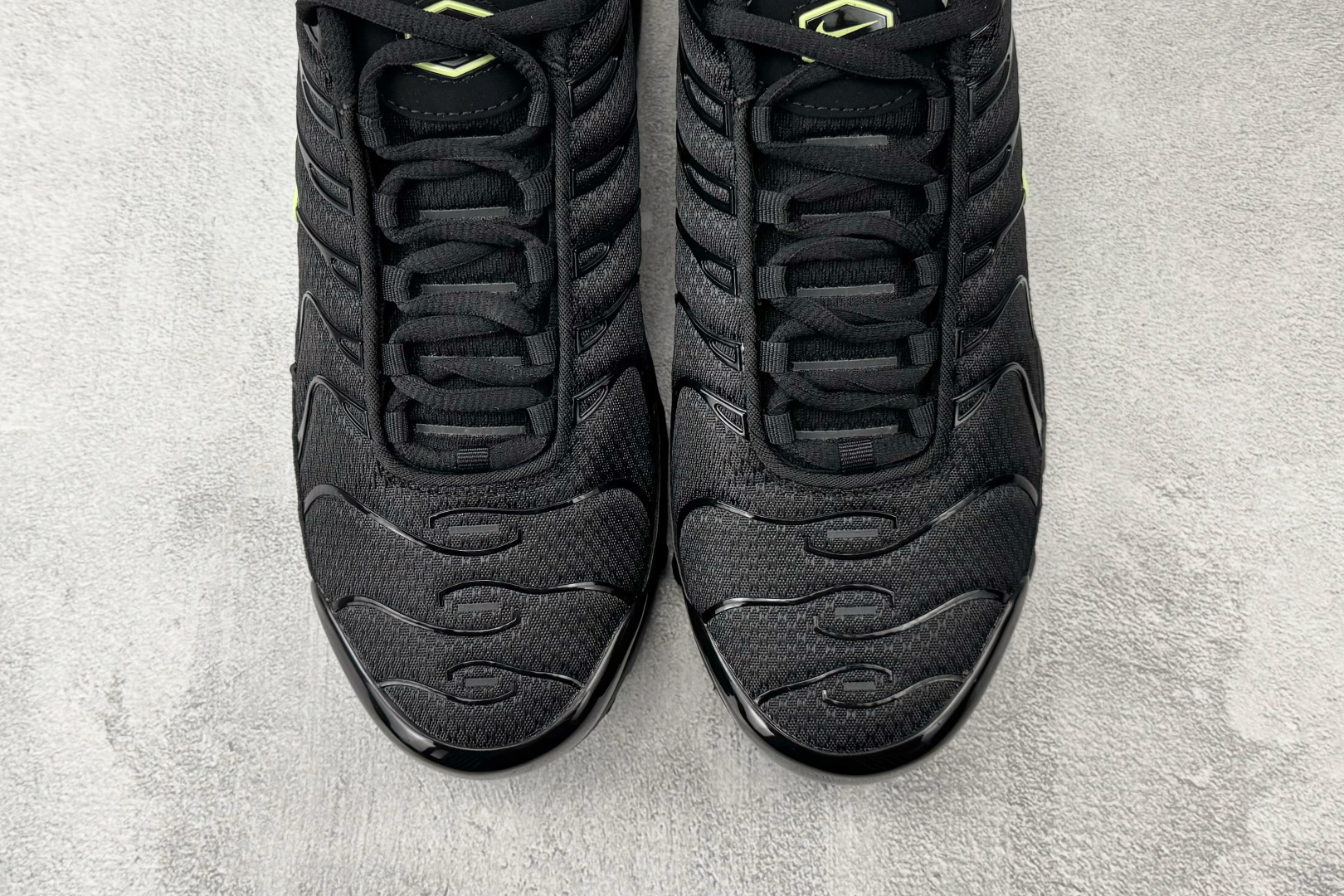 Nike Air Max Plus 黑色 DM0032-036-Top High Quatity Cheap Sneakers Fashion Clothing Clothes Bags handbags Shoes of all Brand wholesale With The best Quality And Beautiful Price from China Factory Chinese suppliers wholesaler seller Nike Air Max Plus 黑色 DM0032-036