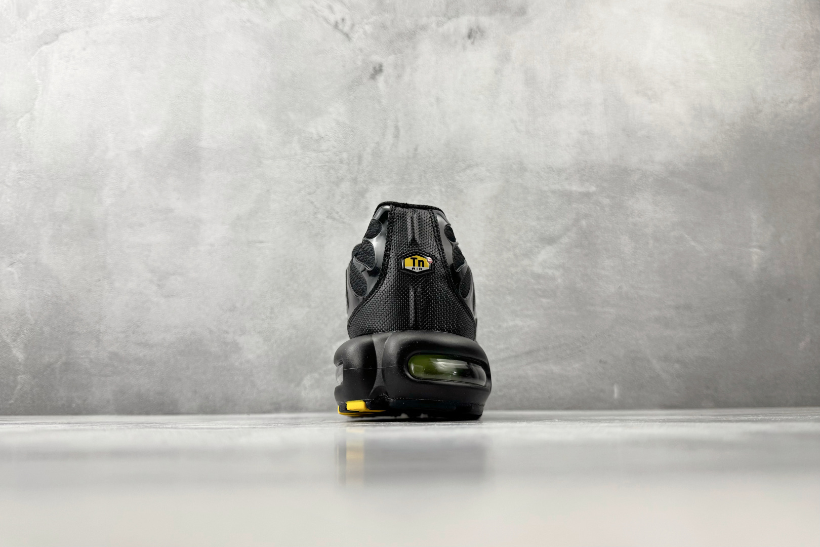 Nike Air Max Plus 黑色 DM0032-036-Top High Quatity Cheap Sneakers Fashion Clothing Clothes Bags handbags Shoes of all Brand wholesale With The best Quality And Beautiful Price from China Factory Chinese suppliers wholesaler seller Nike Air Max Plus 黑色 DM0032-036