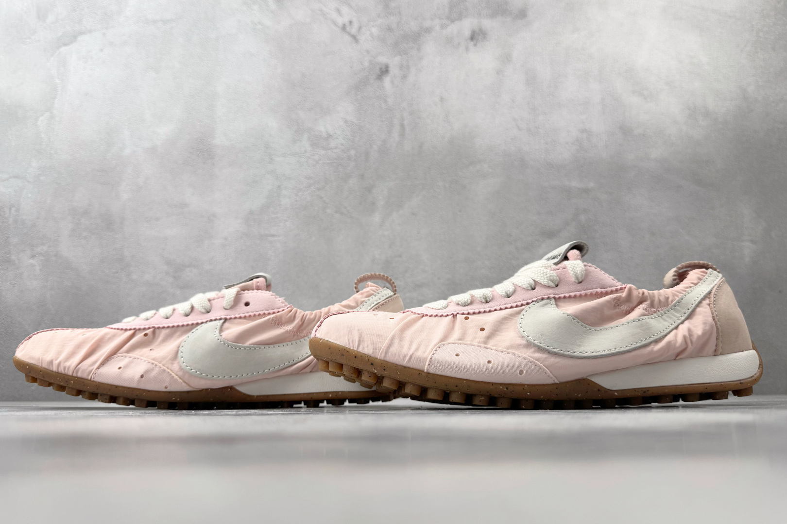 GOD 神版 Nike Moon Shoe x Jacquemus sp 粉色货号：HV8547-601