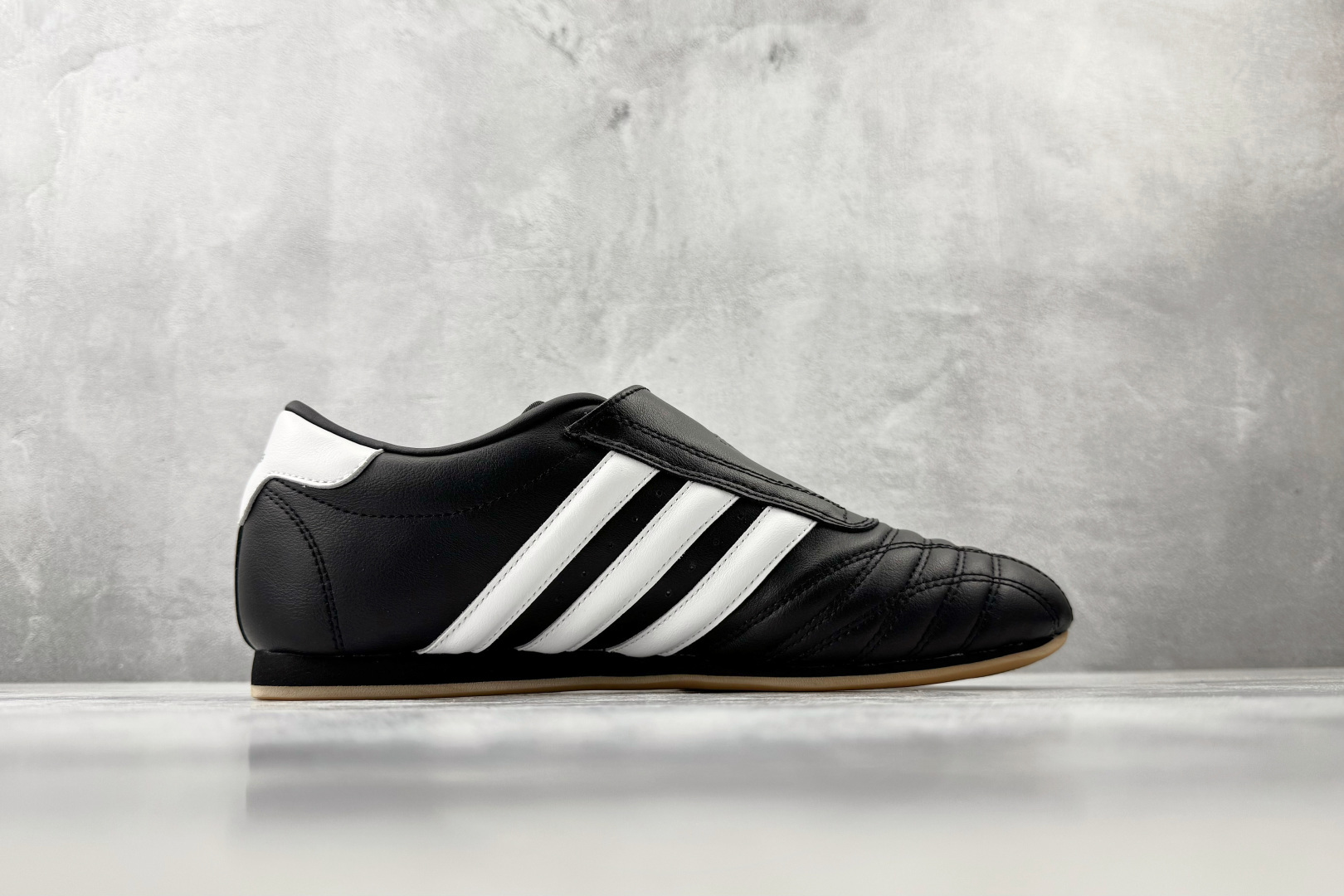 TG 爆款跑量神器 adidas TAEKWONDO 黑色货号：JQ4775尺码：36 36.5 37 