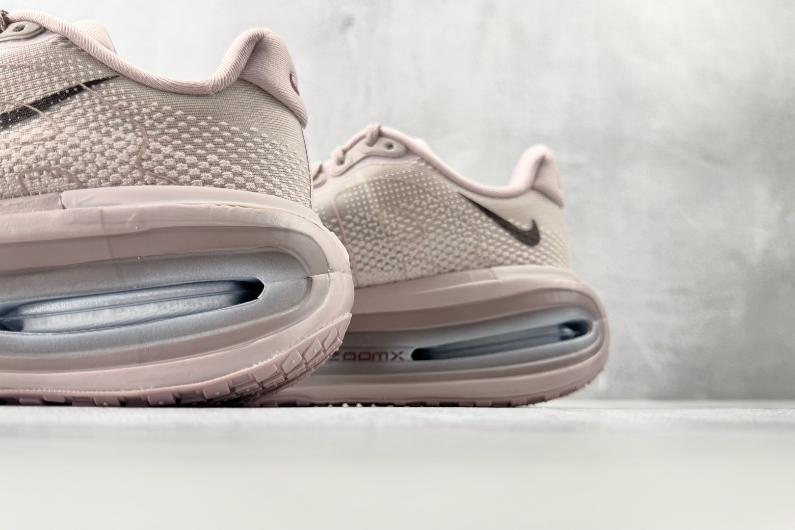 Diy Nike Vomero Premium 紫红货号：HM5973 607尺码：36 36.5 37