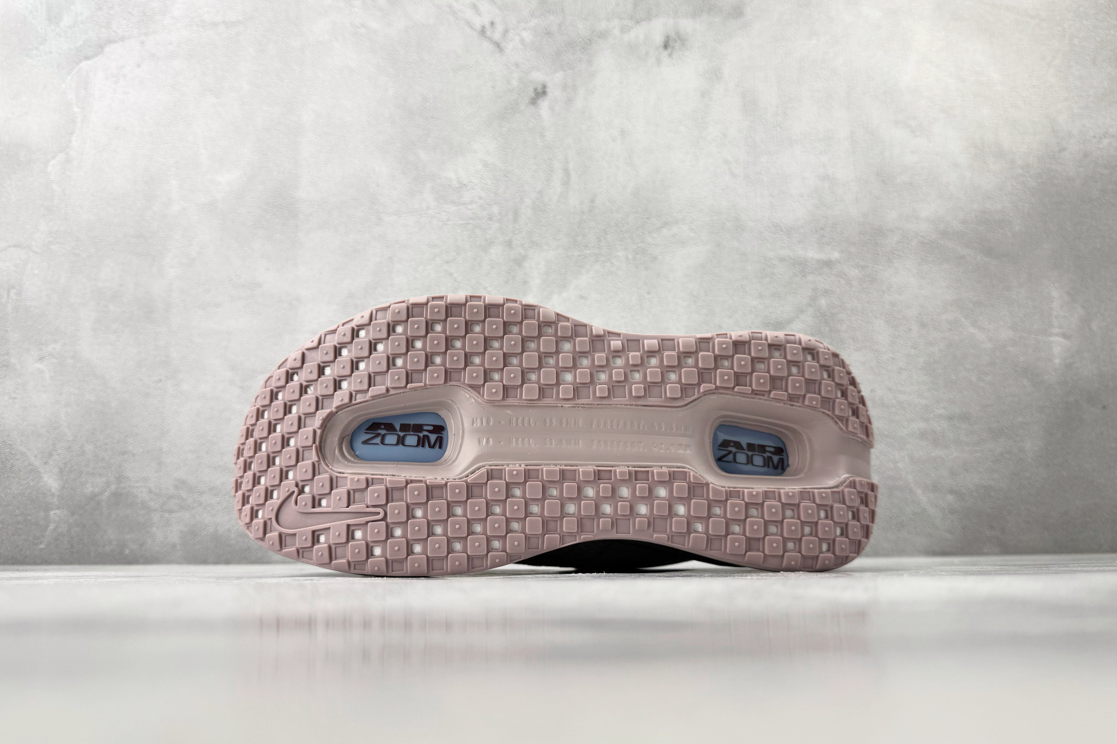 Diy Nike Vomero Premium 紫红货号：HM5973 607尺码：36 36.5 37