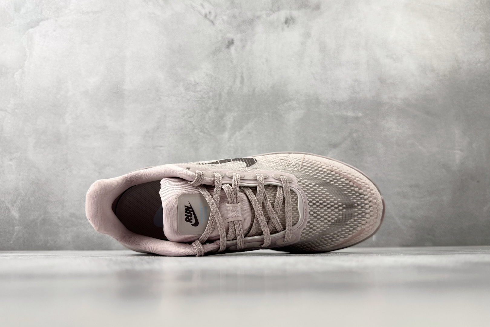 Diy Nike Vomero Premium 紫红货号：HM5973 607尺码：36 36.5 37