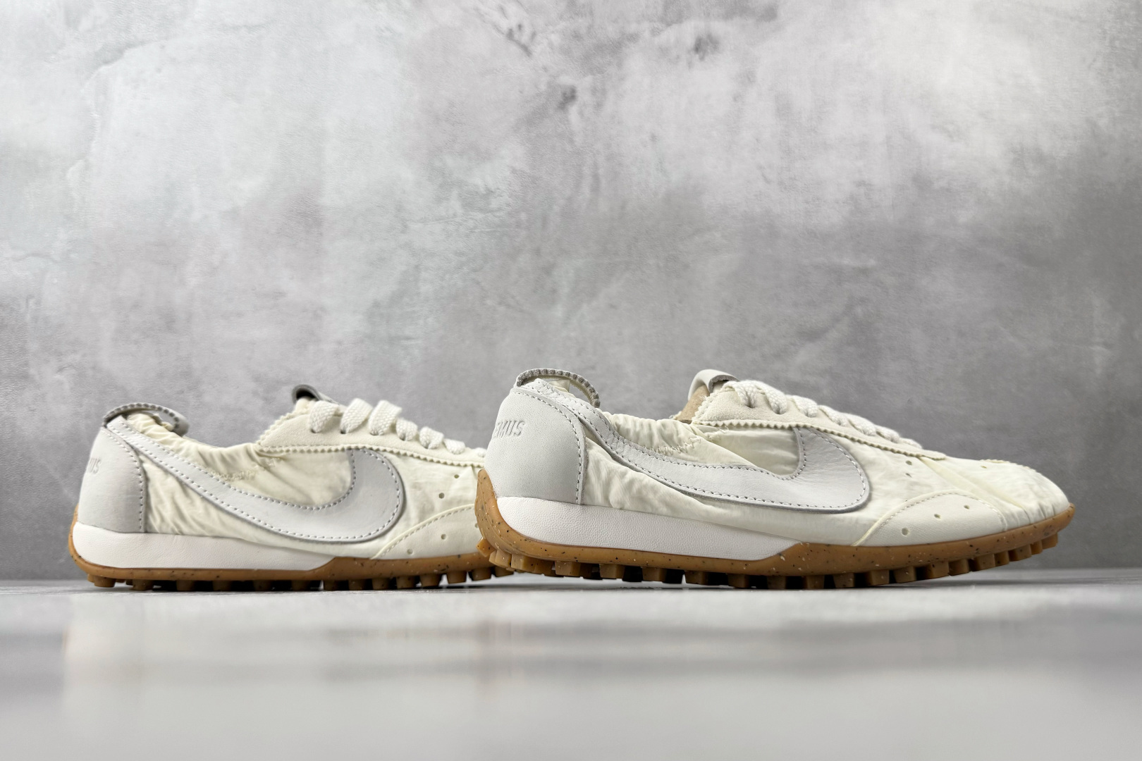GOD 神版 Nike × Jacquemus MOON SHOES 米白色货号：HV8547-002尺
