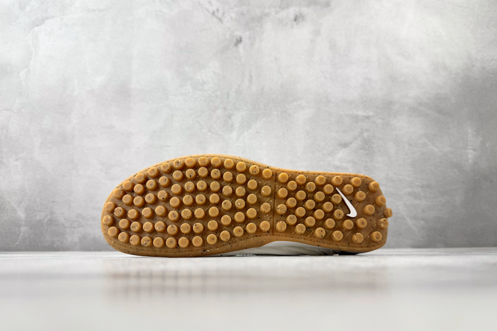 GOD 神版 Nike × Jacquemus MOON SHOES 米白色货号：HV8547-002尺