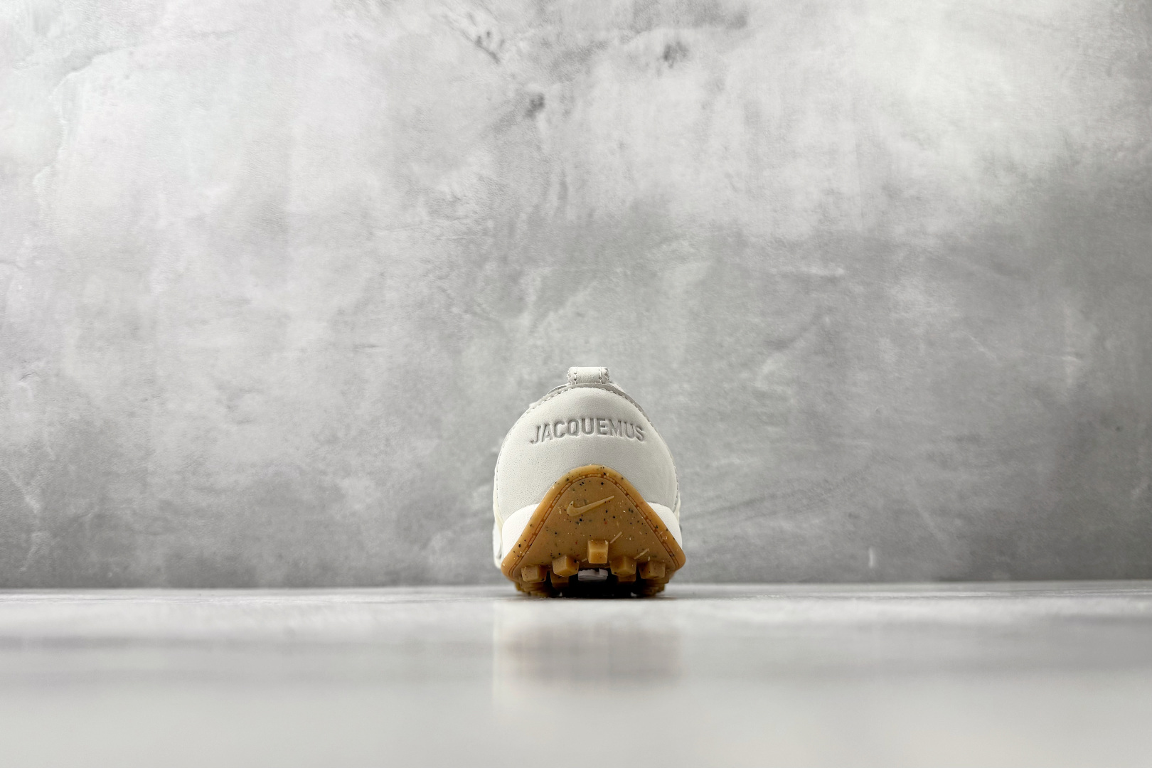 GOD 神版 Nike × Jacquemus MOON SHOES 米白色货号：HV8547-002尺