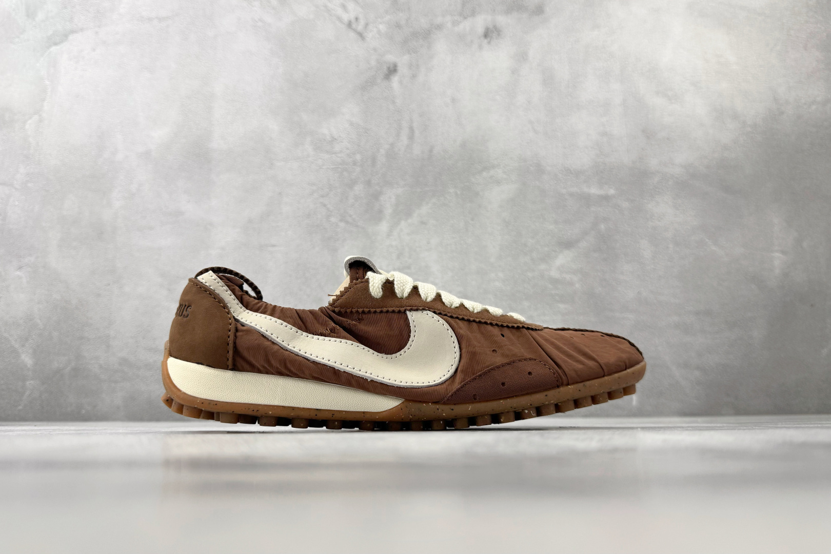 GOD 神版 Nike × Jacquemus Moon Shoe SP 棕黄货号：HV8547-200