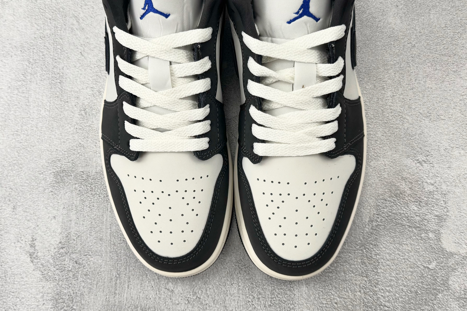 DT 公司级 Jordan Air Jordan 1 帆白宝蓝 货号:IU2268-100 尺码:40 40.5 DT 公司级 Jordan Air Jordan 1 帆白宝蓝 货号:IU2268-100 尺码:40 40.5