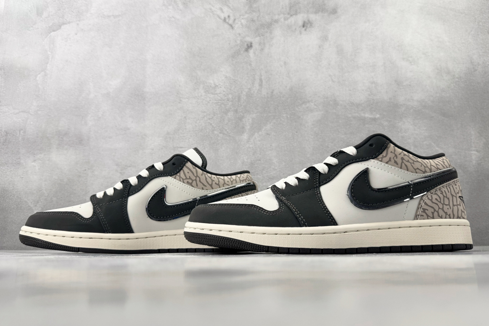DT 公司级 Jordan Air Jordan 1 帆白宝蓝 货号:IU2268-100 尺码:40 40.5 DT 公司级 Jordan Air Jordan 1 帆白宝蓝 货号:IU2268-100 尺码:40 40.5