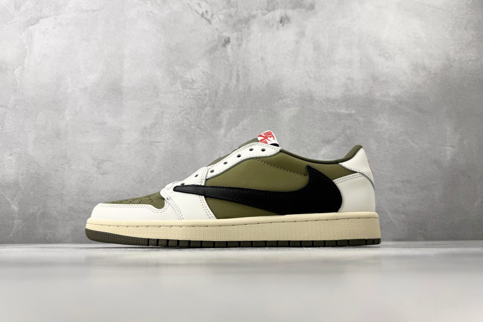 河源 Jordan  × Travis Scott Air Jordan 1 Low OG 倒钩8.0 