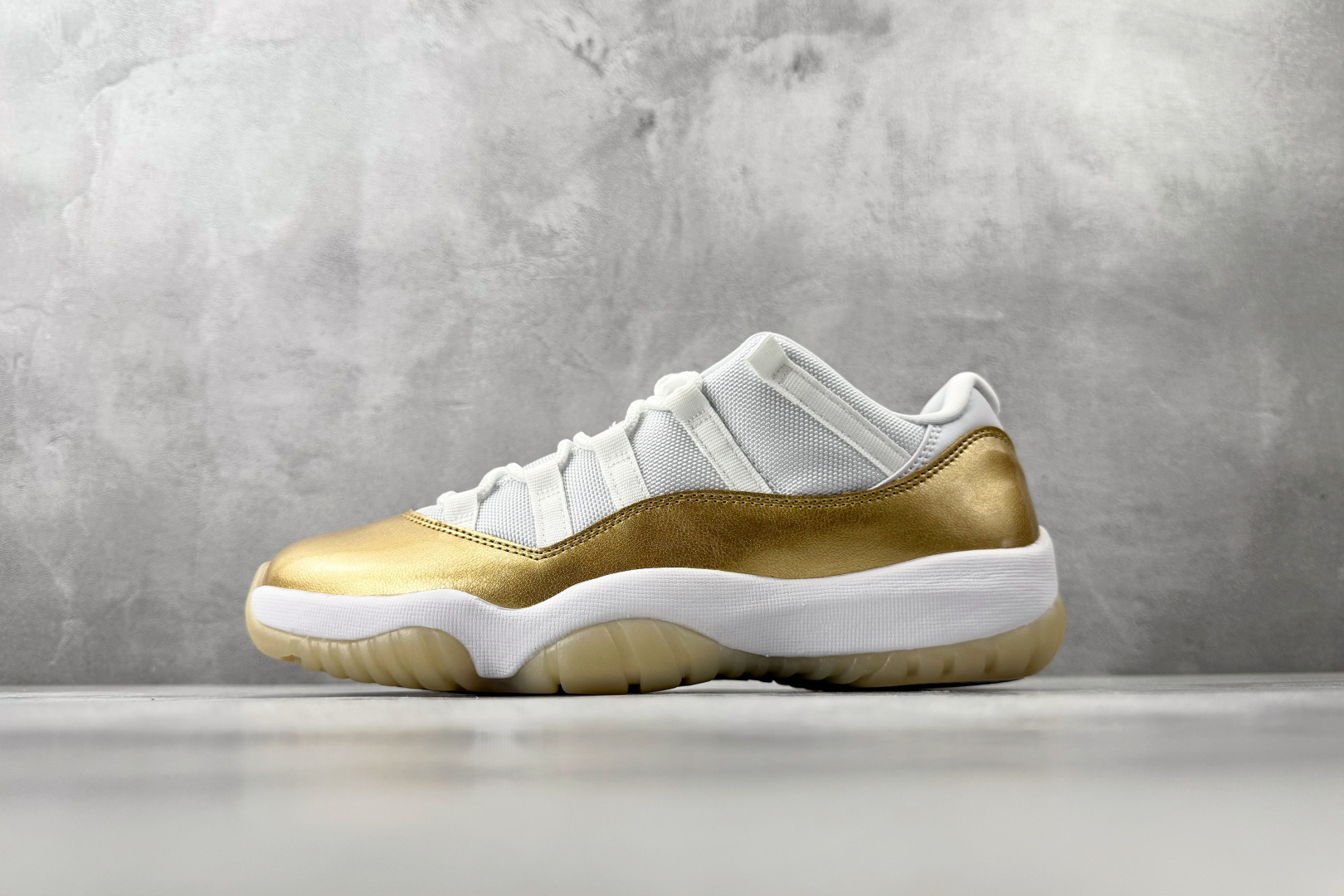 GAM 纯原 Jordan Air Jordan 11 "Mother's Day"白金色货号：AH78