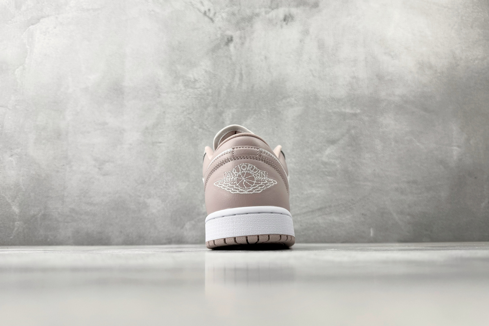 OT纯原 Jordan Air Jordan 1 Low 粉白货号：DC0774-606尺码：35.5 