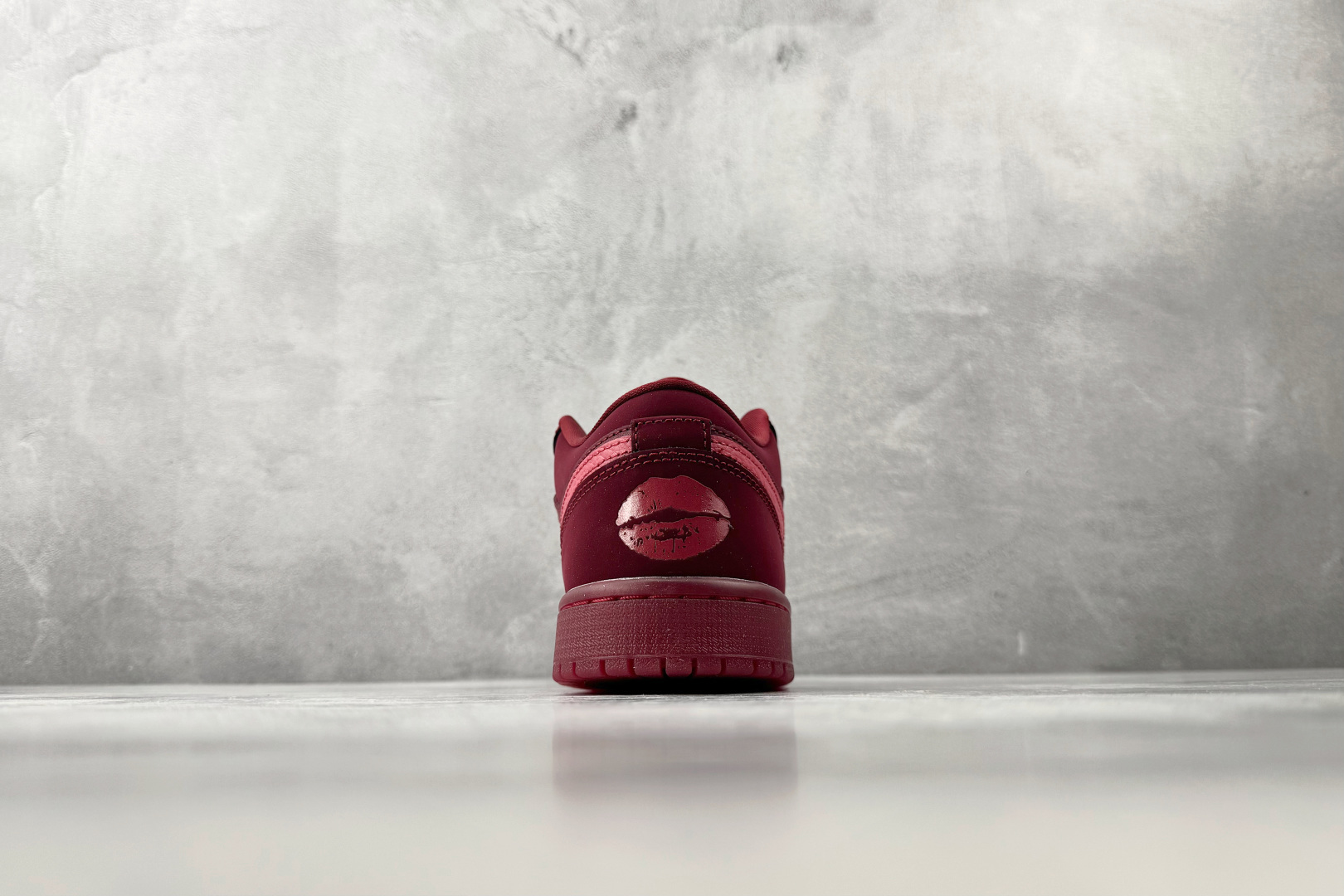 DT 公司级 Jordan Air Jordan 1 SE Valentine's Day情人节限定 口红印花 红 DT 公司级 Jordan Air Jordan 1 SE Valentine's Day情人节限定 口红印花 红