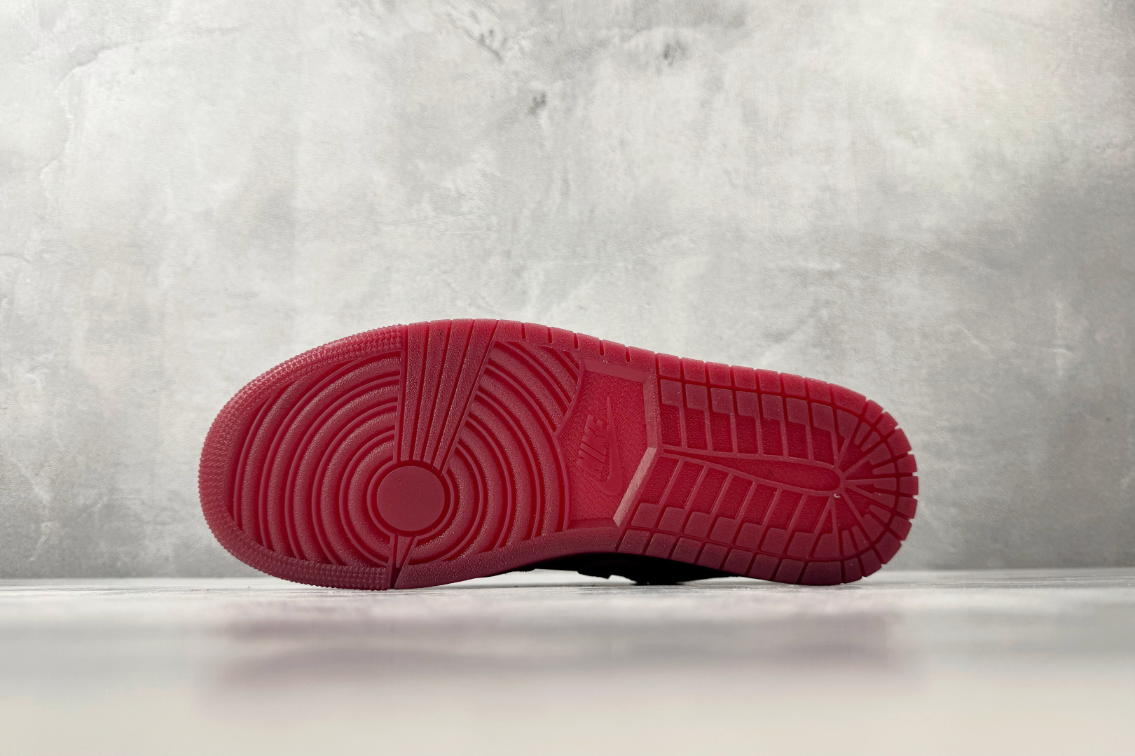 DT 公司级 Jordan Air Jordan 1 SE Valentine's Day情人节限定 口红印花 红 DT 公司级 Jordan Air Jordan 1 SE Valentine's Day情人节限定 口红印花 红