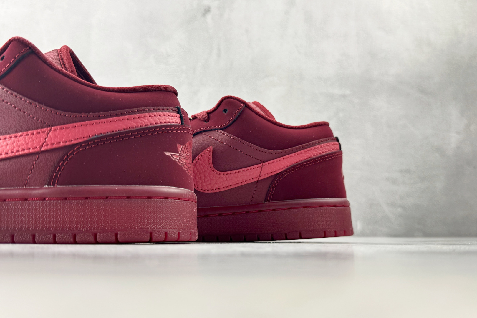 DT 公司级 Jordan Air Jordan 1 SE Valentine's Day情人节限定 口红印花 红 DT 公司级 Jordan Air Jordan 1 SE Valentine's Day情人节限定 口红印花 红
