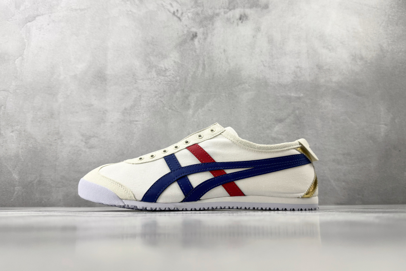 广版 Onitsuka Tiger鬼塚虎 MEXICO 66 乳白蓝金货号：1183B475-100尺码