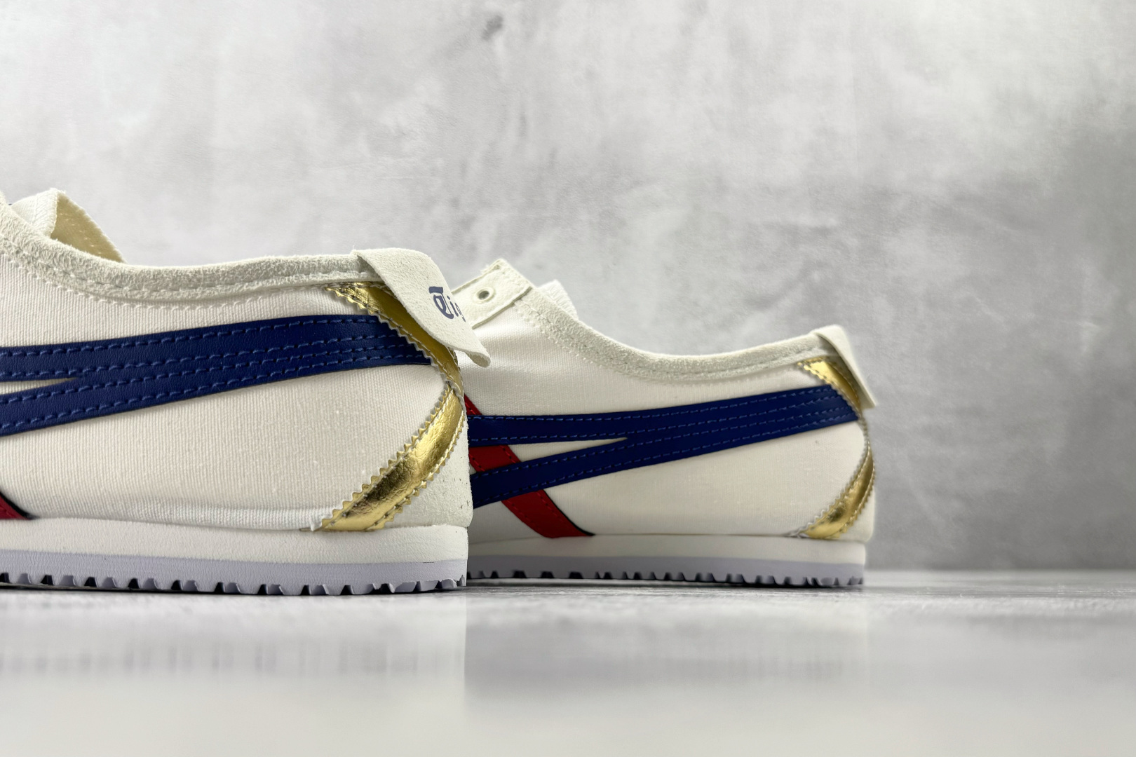 广版 Onitsuka Tiger鬼塚虎 MEXICO 66 乳白蓝金货号:1183B475-100尺码 广版 Onitsuka Tiger鬼塚虎 MEXICO 66 乳白蓝金货号:1183B475-100尺码