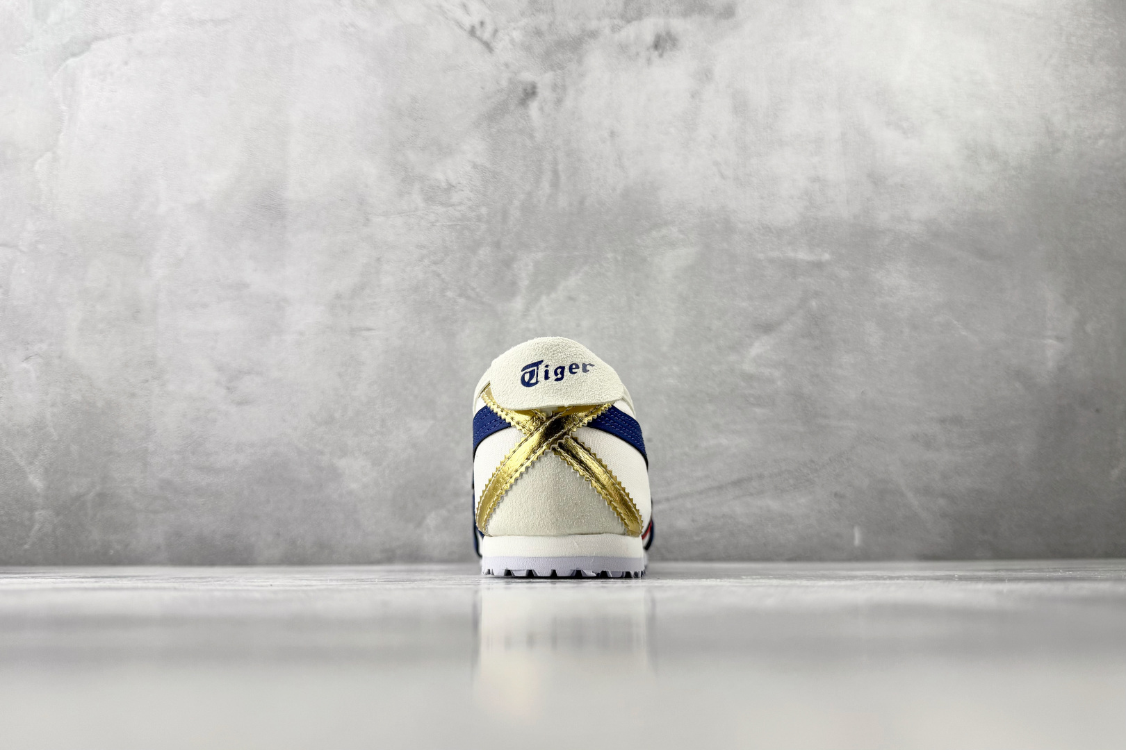 广版 Onitsuka Tiger鬼塚虎 MEXICO 66 乳白蓝金货号:1183B475-100尺码 广版 Onitsuka Tiger鬼塚虎 MEXICO 66 乳白蓝金货号:1183B475-100尺码