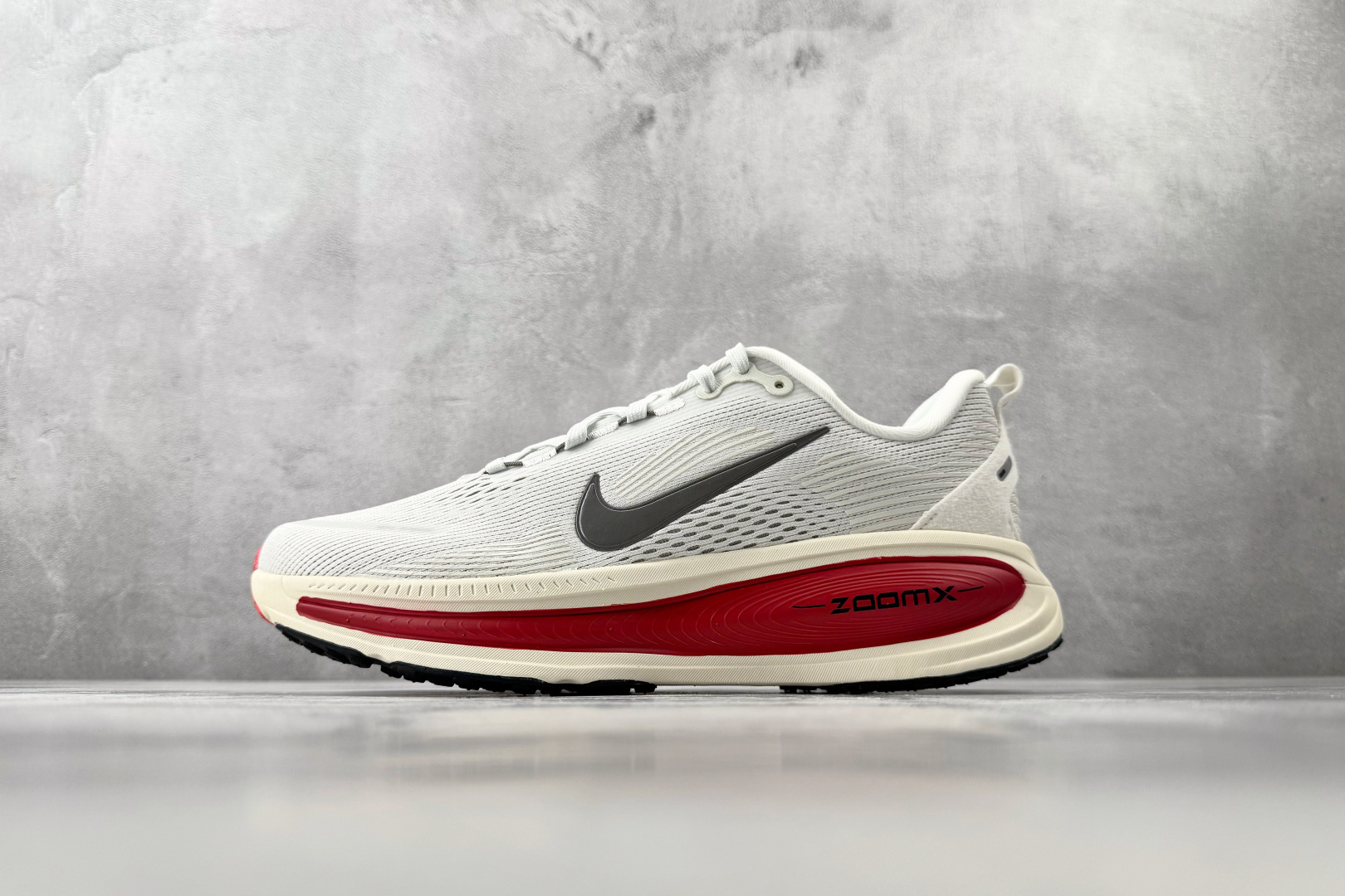 GOD神版 完美还原 正确版本 Nike VOMERO 18 白红货号：HM6803-001尺码：36 