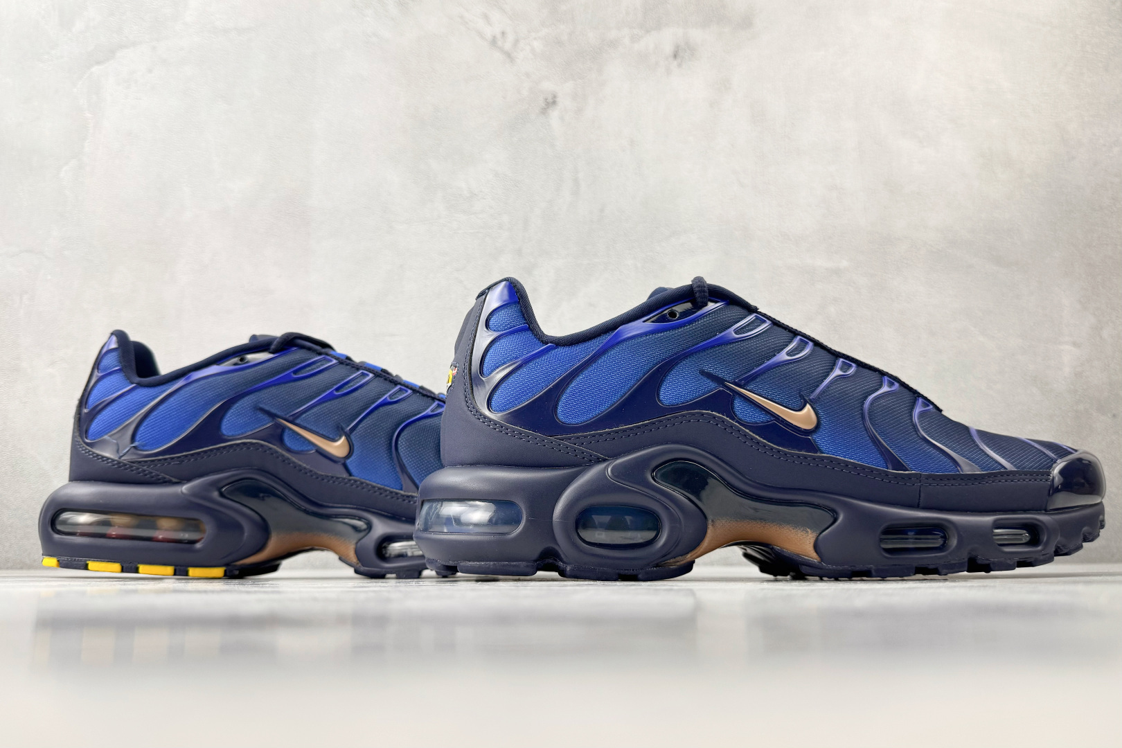 Max Nike × French Football Federation Air Max Plus OG 黑化蓝 Max Nike × French Football Federation Air Max Plus OG 黑化蓝