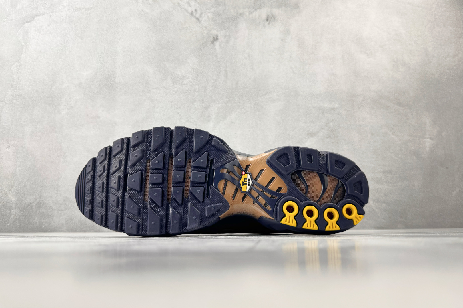Max Nike × French Football Federation Air Max Plus OG 黑化蓝 Max Nike × French Football Federation Air Max Plus OG 黑化蓝
