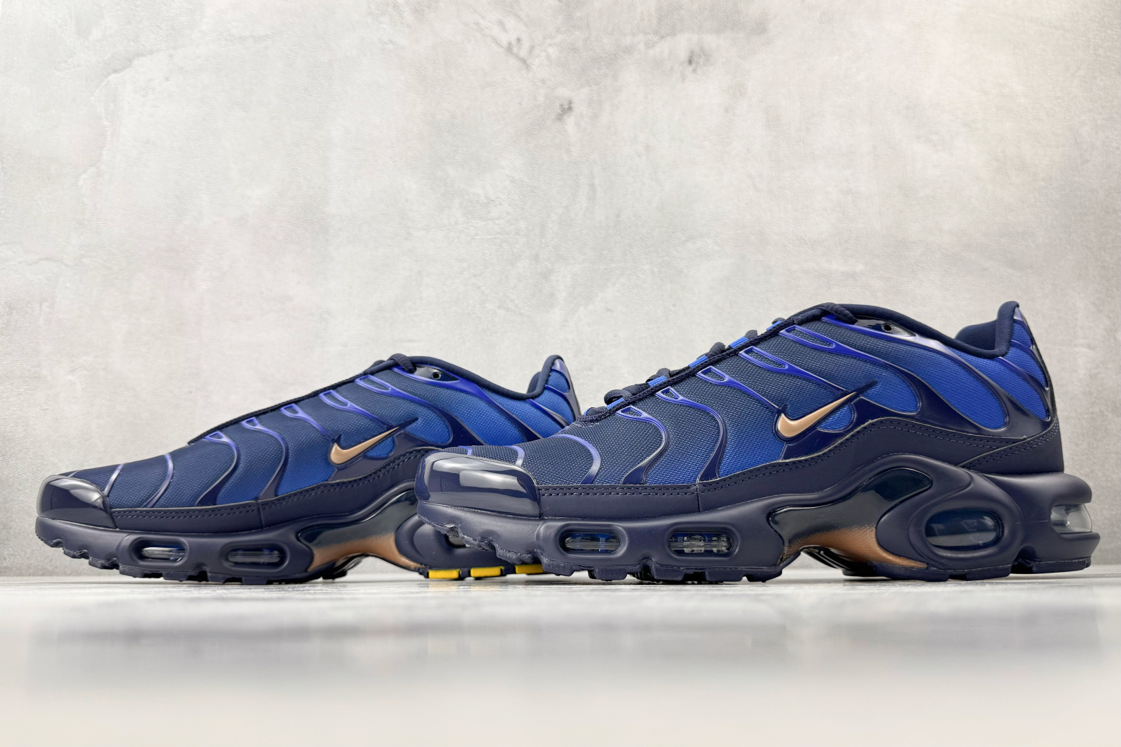 Max Nike × French Football Federation Air Max Plus OG 黑化蓝 Max Nike × French Football Federation Air Max Plus OG 黑化蓝
