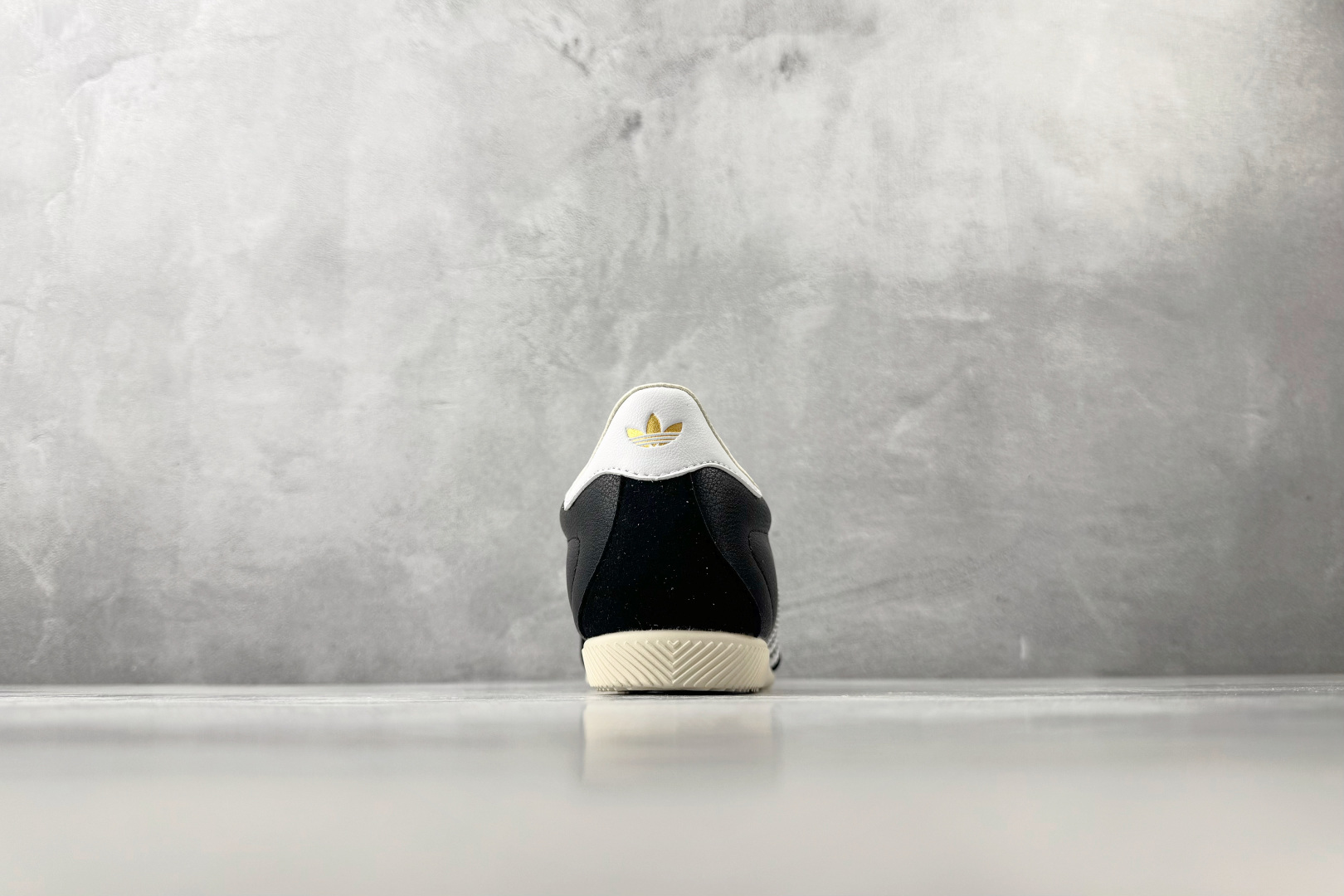 N 版 东南亚订单 adidas originals JAPAN 黑白 货号:KJ3960 尺码:36 36.5 3 N 版 东南亚订单 adidas originals JAPAN 黑白 货号:KJ3960 尺码:36 36.5 3