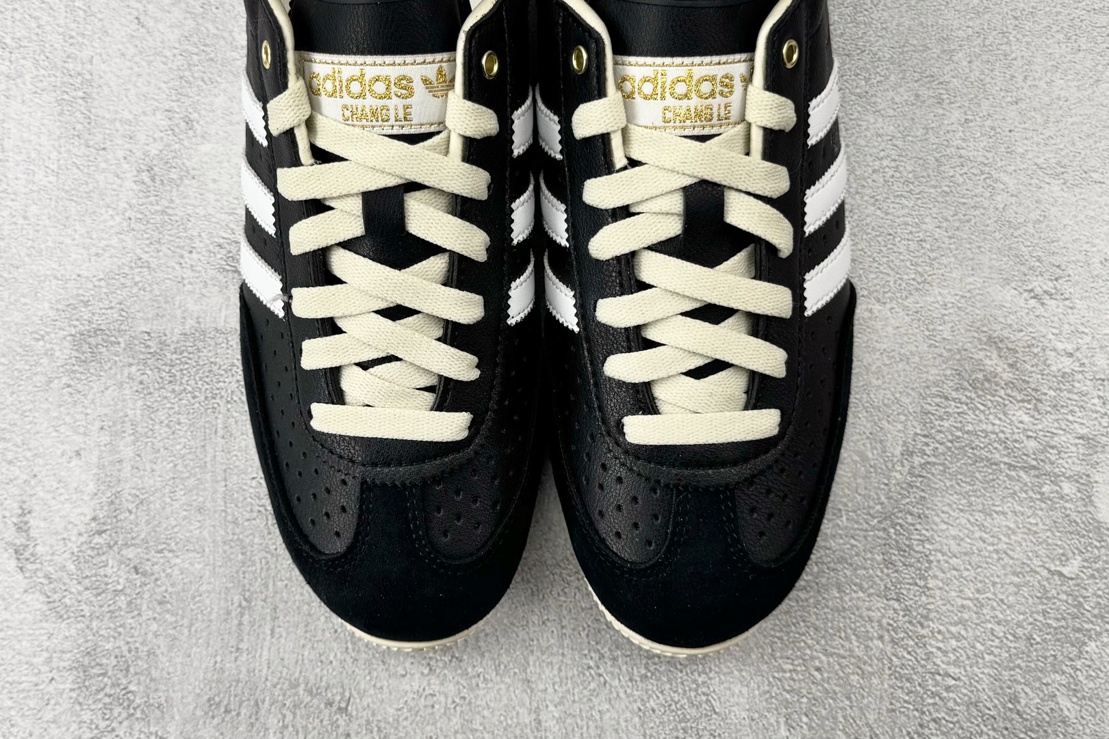 N 版 东南亚订单 adidas originals JAPAN 黑白 货号:KJ3960 尺码:36 36.5 3 N 版 东南亚订单 adidas originals JAPAN 黑白 货号:KJ3960 尺码:36 36.5 3