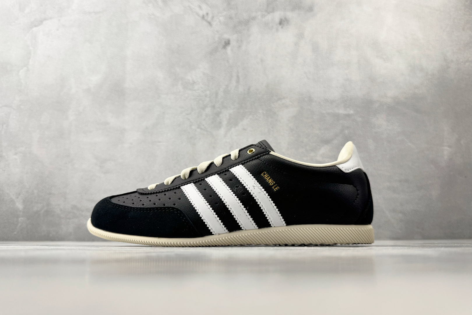 N 版  东南亚订单  adidas originals JAPAN 黑白 货号：KJ3960 尺码：36 36.5 3