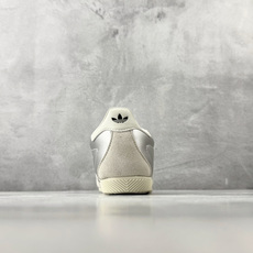 N 版 东南亚订单 adidas originals JAPAN 银色 货号:KJ3962 尺码:36 36.5 3 N 版 东南亚订单 adidas originals JAPAN 银色 货号:KJ3962 尺码:36 36.5 3