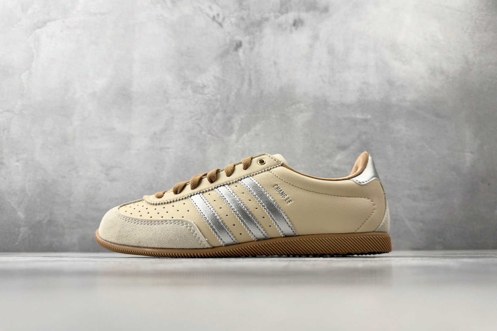 N 版  东南亚订单  adidas originals JAPAN 银黄 货号：KJ3962 尺码：36 36.5 3