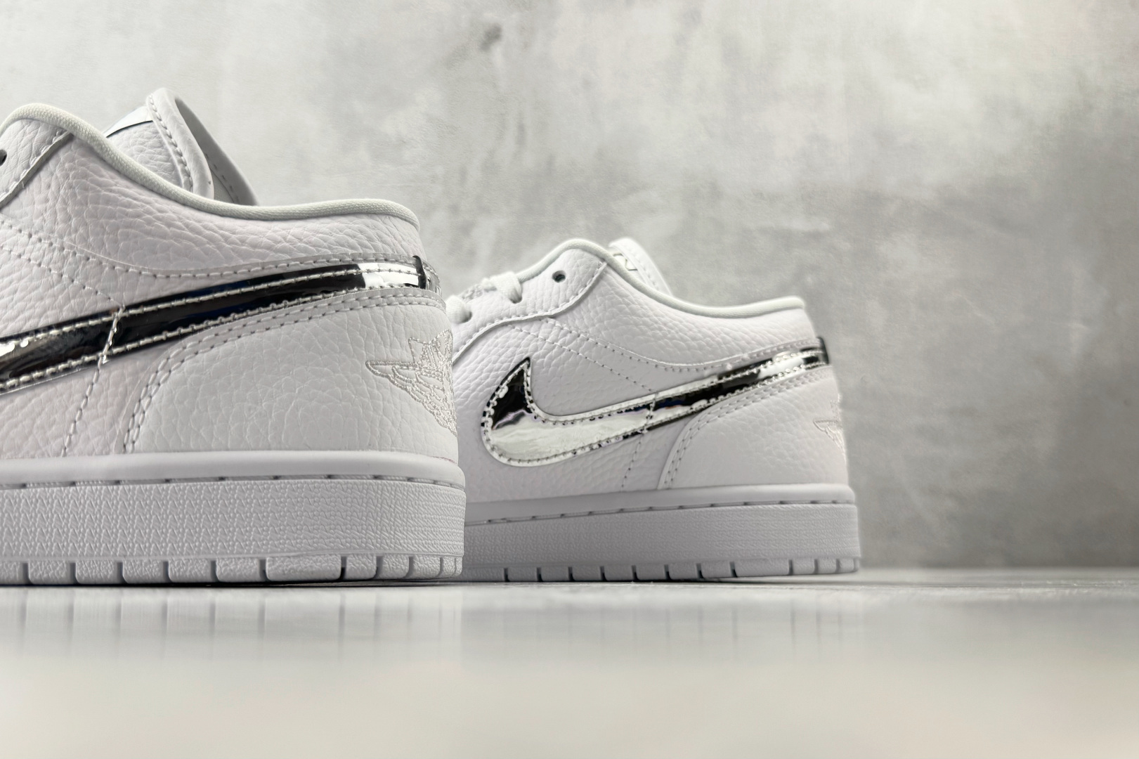DT 公司级 Jordan Air Jordan 1 白色 货号:IQ9381-100 尺码:35.5 36 36. DT 公司级 Jordan Air Jordan 1 白色 货号:IQ9381-100 尺码:35.5 36 36.