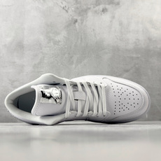 DT 公司级 Jordan Air Jordan 1 白色 货号:IQ9381-100 尺码:35.5 36 36. DT 公司级 Jordan Air Jordan 1 白色 货号:IQ9381-100 尺码:35.5 36 36.