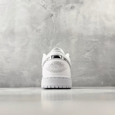 DT 公司级 Jordan Air Jordan 1 白色 货号:IQ9381-100 尺码:35.5 36 36. DT 公司级 Jordan Air Jordan 1 白色 货号:IQ9381-100 尺码:35.5 36 36.