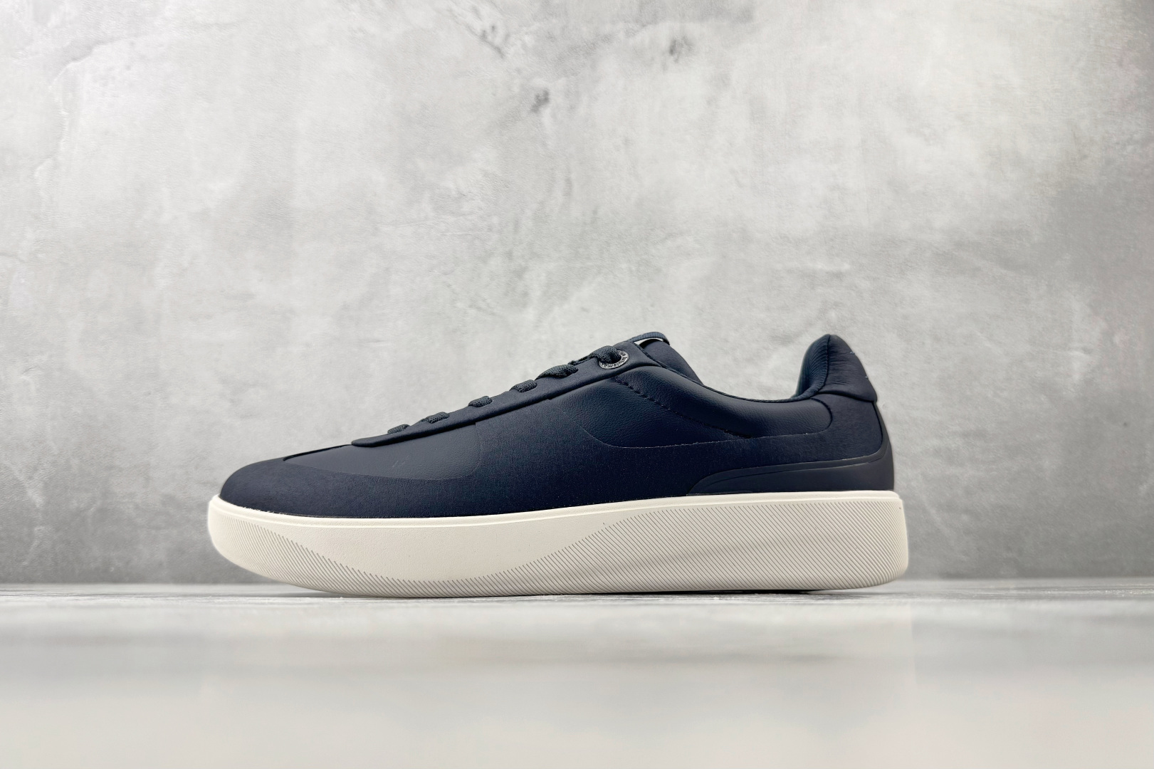 XC2.0 lululemon露露乐蒙 cityverse 蓝色货号：LM9AV8S-尺码：40 40.