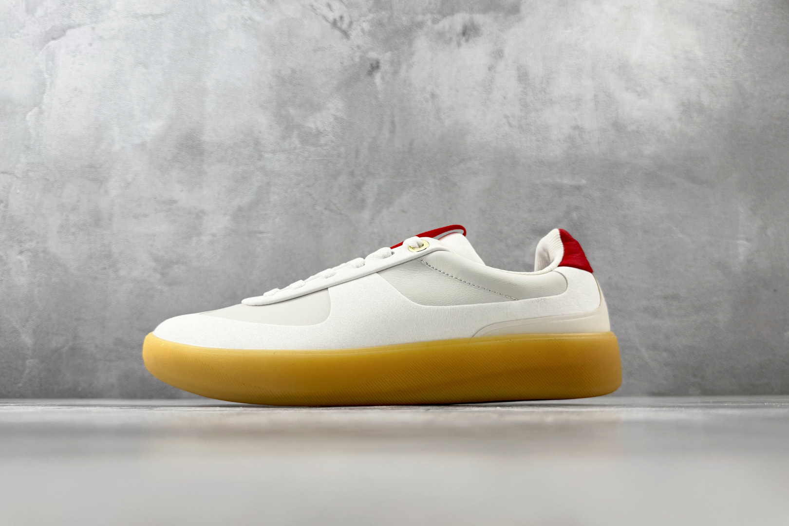 XC2.0 lululemon露露乐蒙 cityverse 白红货号：LW9FSNS尺码：36 36.5