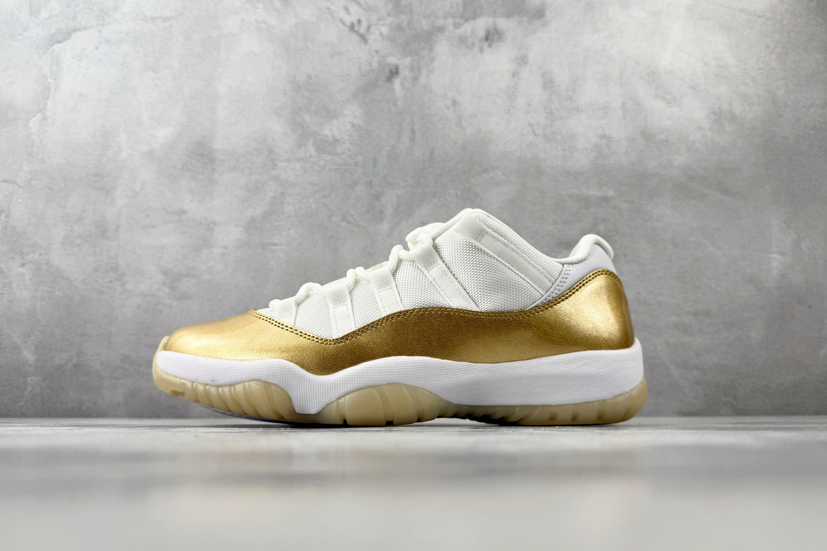 KW神 口碑神作  Jordan Air Jordan 11 "Mother's Day" 白金色货号：