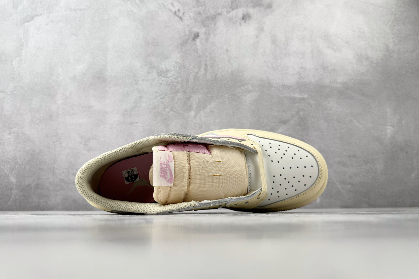 G版 Jordan  × Travis Scott Air Jordan 1 Low OG 粉倒钩 Sh