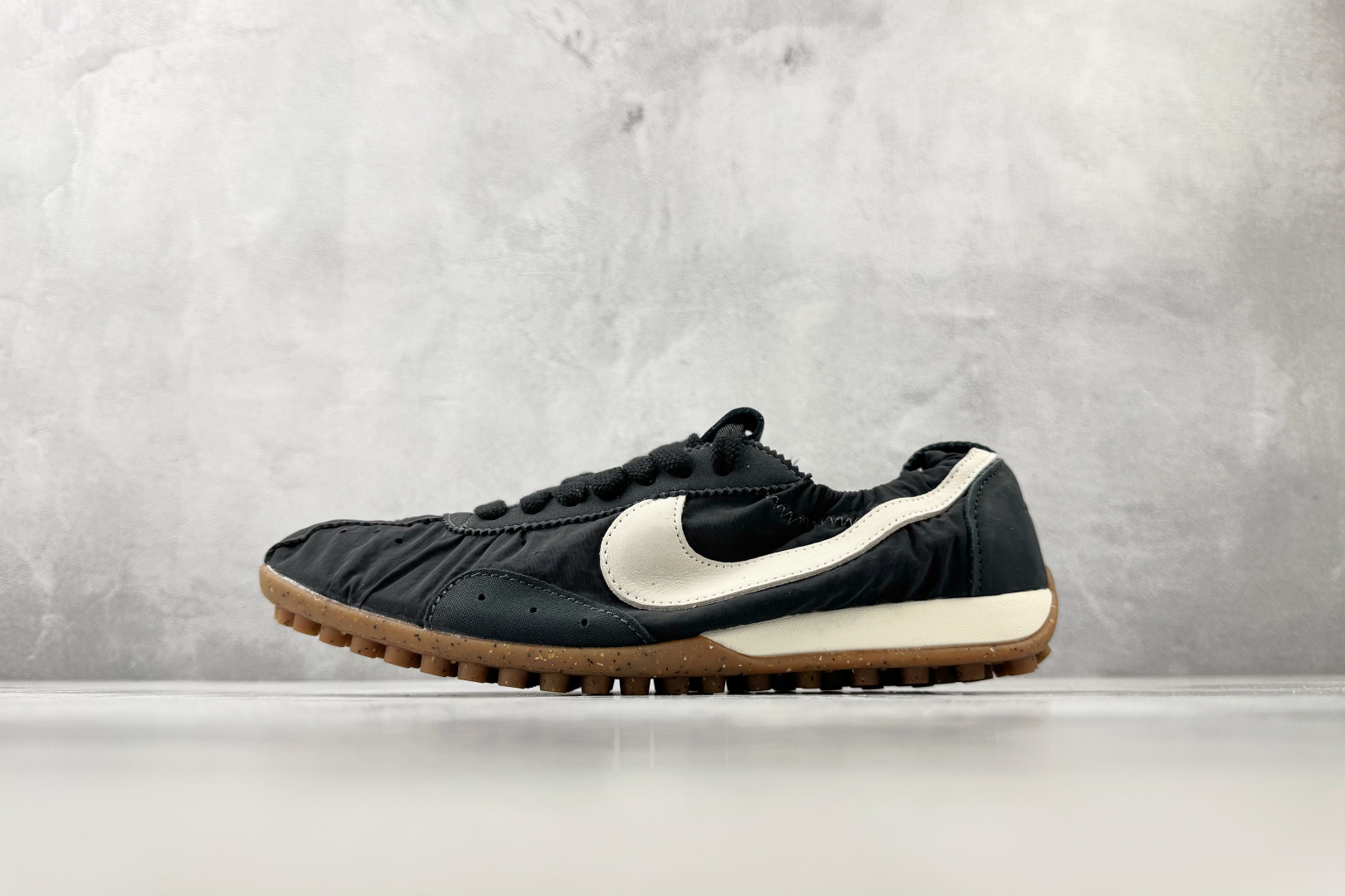 GOD 神版 Nike  × Jacquemus 黑色货号：HV8547-001尺码：36 36.5 3