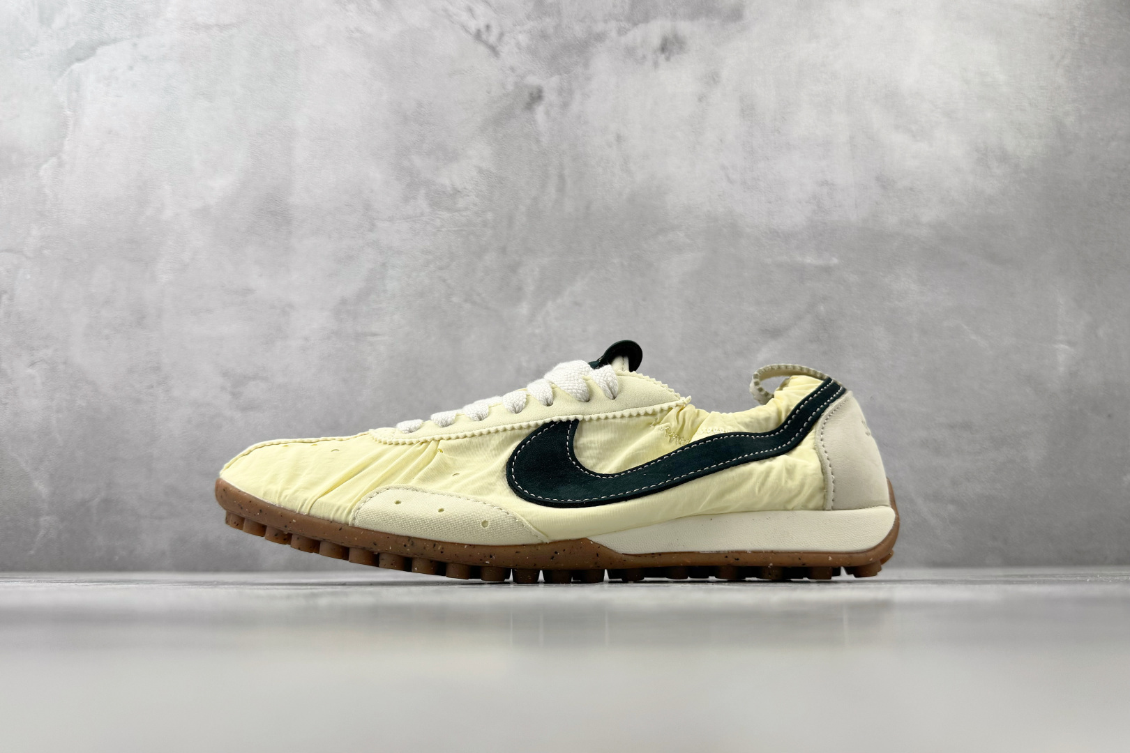 GOD 神版 Nike  × Jacquemus  米白色货号：HV8547-700尺码：36 36.5