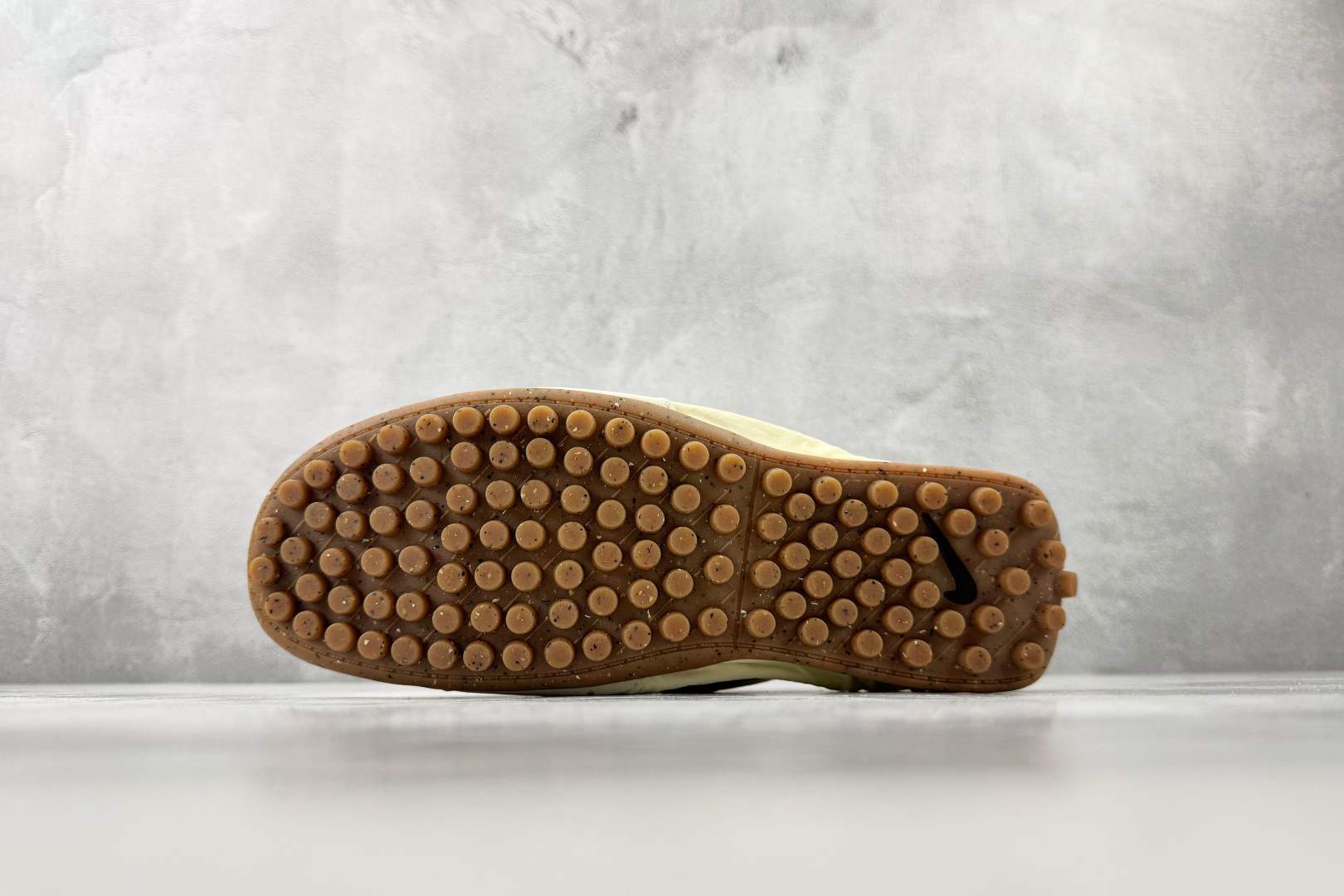 GOD 神版 Nike  × Jacquemus  米白色货号：HV8547-700尺码：36 36.5