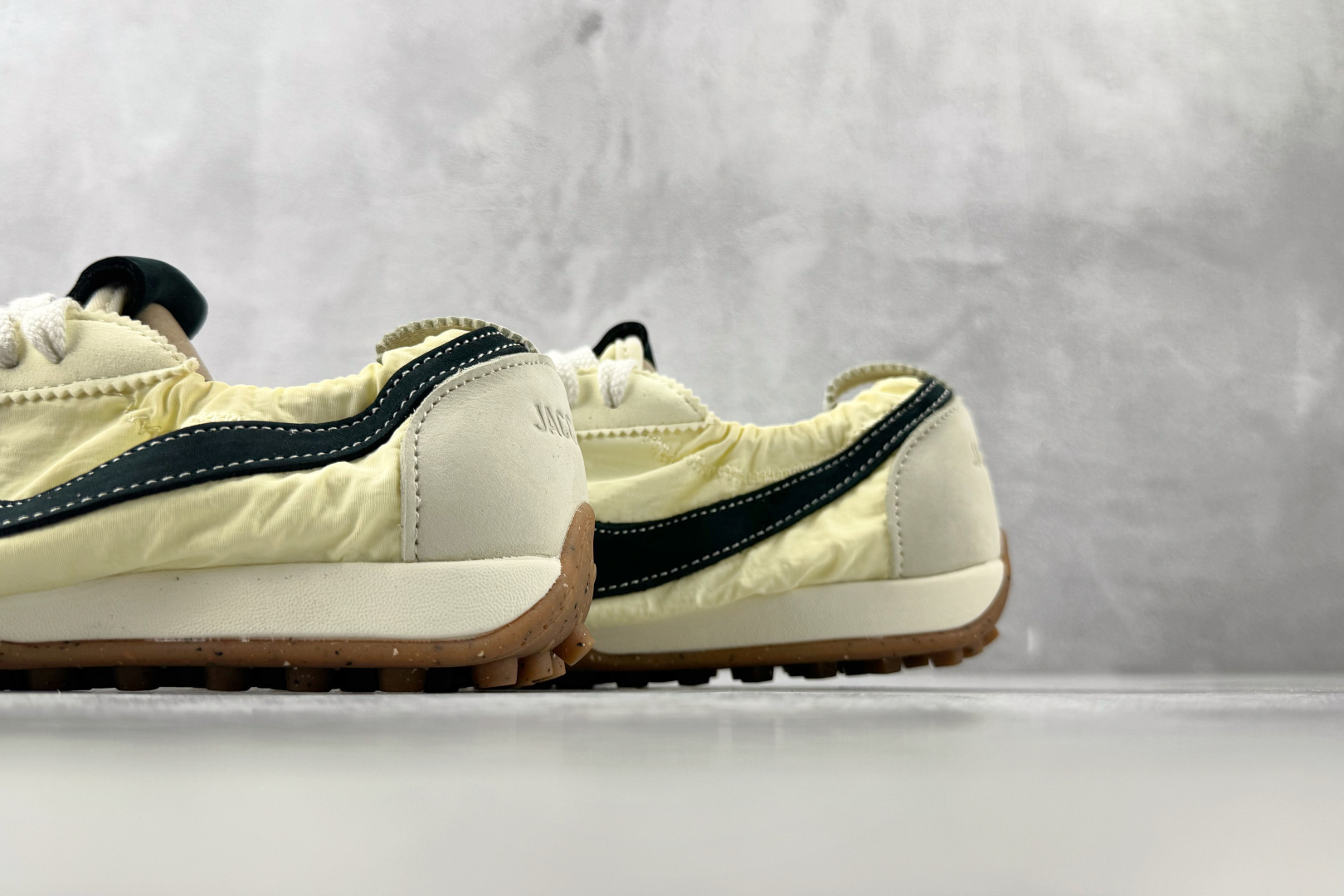 GOD 神版 Nike  × Jacquemus  米白色货号：HV8547-700尺码：36 36.5