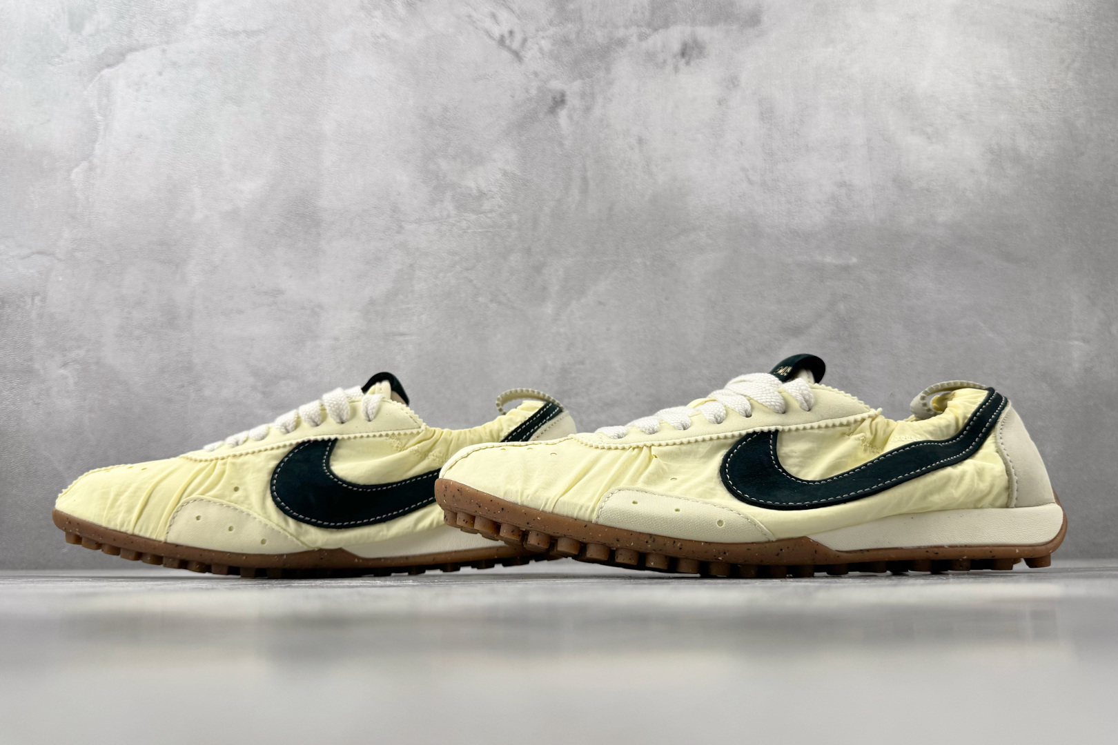 GOD 神版 Nike  × Jacquemus  米白色货号：HV8547-700尺码：36 36.5