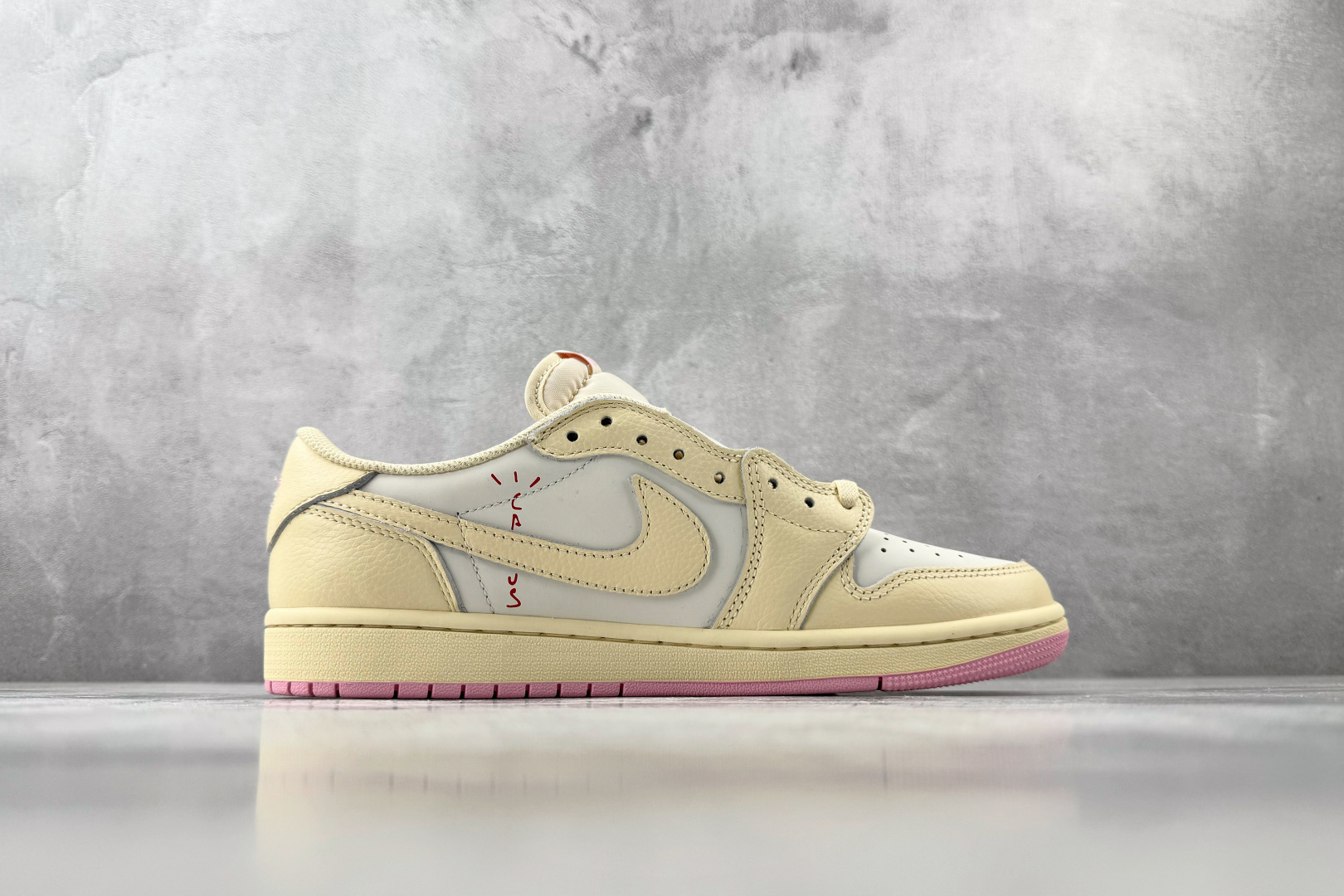 LJ渠道 Jordan × Travis Scott Air Jordan 1 Low OG 粉倒钩 LJ渠道 Jordan × Travis Scott Air Jordan 1 Low OG 粉倒钩