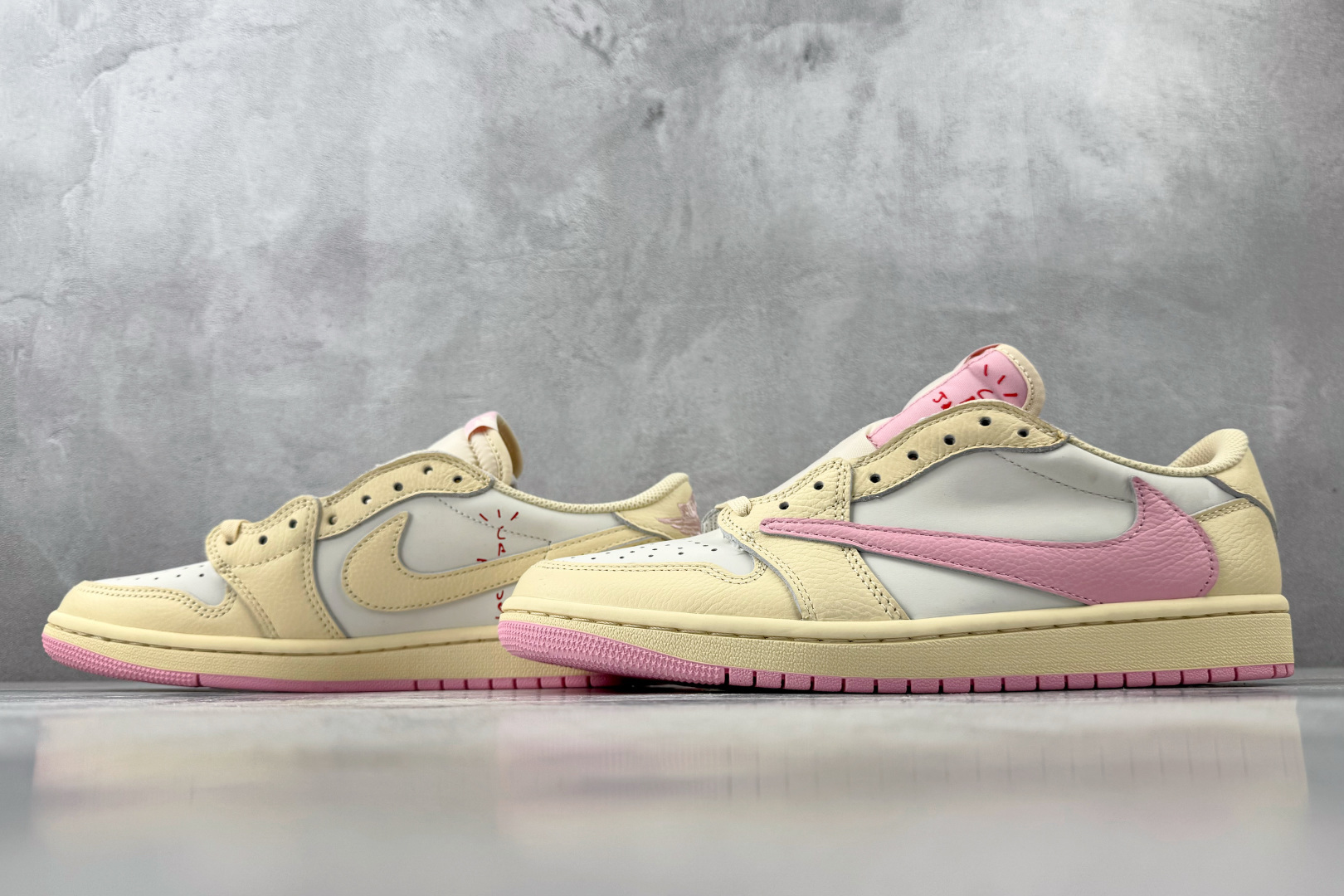 LJ渠道 Jordan × Travis Scott Air Jordan 1 Low OG 粉倒钩 LJ渠道 Jordan × Travis Scott Air Jordan 1 Low OG 粉倒钩