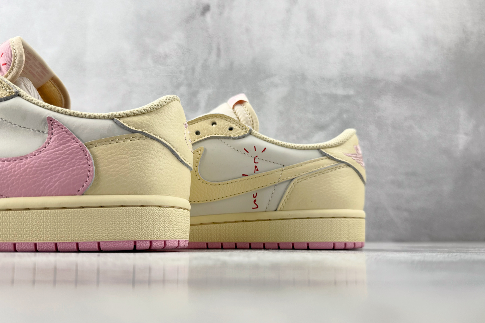 LJ渠道 Jordan × Travis Scott Air Jordan 1 Low OG 粉倒钩 LJ渠道 Jordan × Travis Scott Air Jordan 1 Low OG 粉倒钩