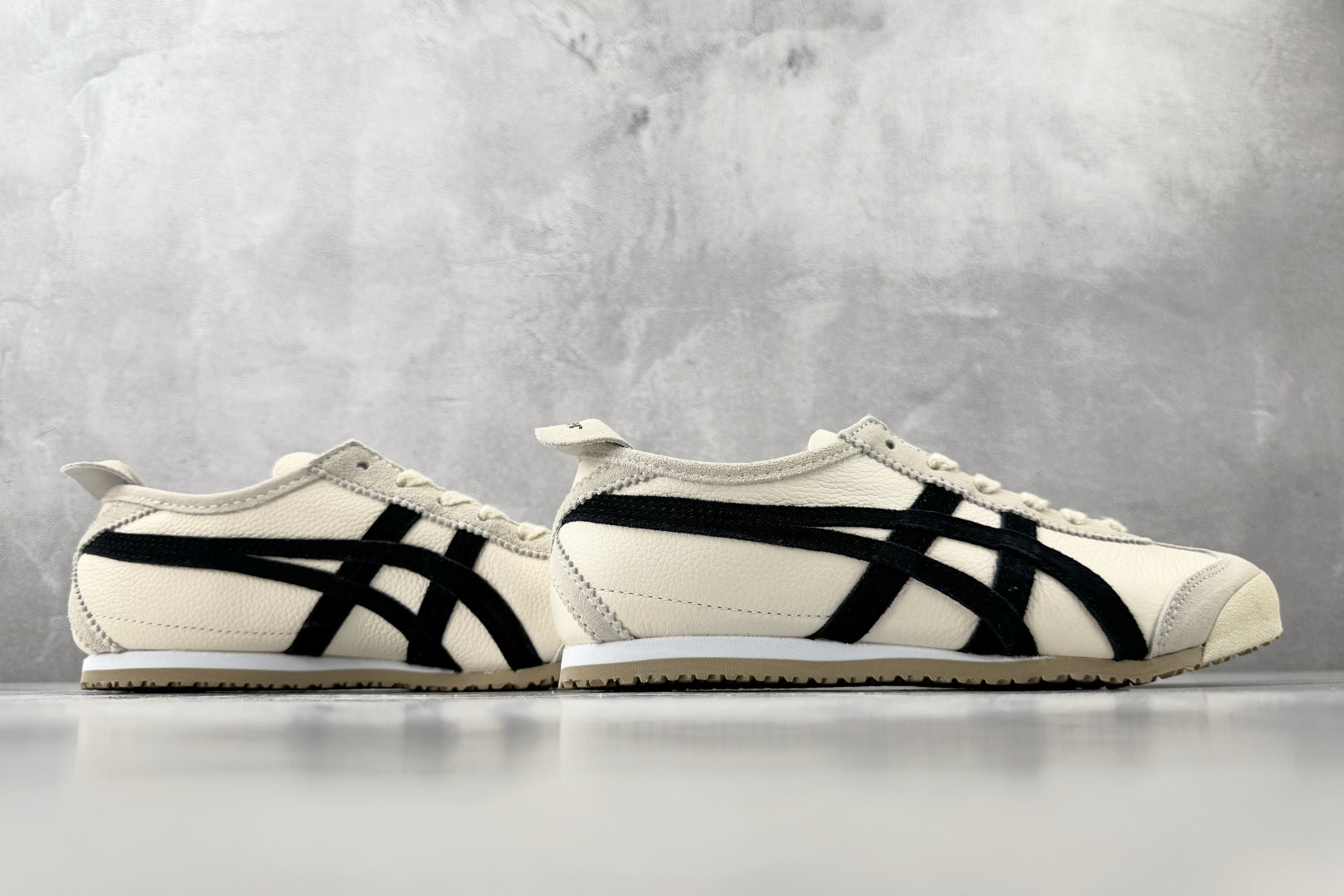 OT 头层 Onitsuka Tiger鬼塚虎 MEXICO 66 BLACK Unisex 桦木黑货号