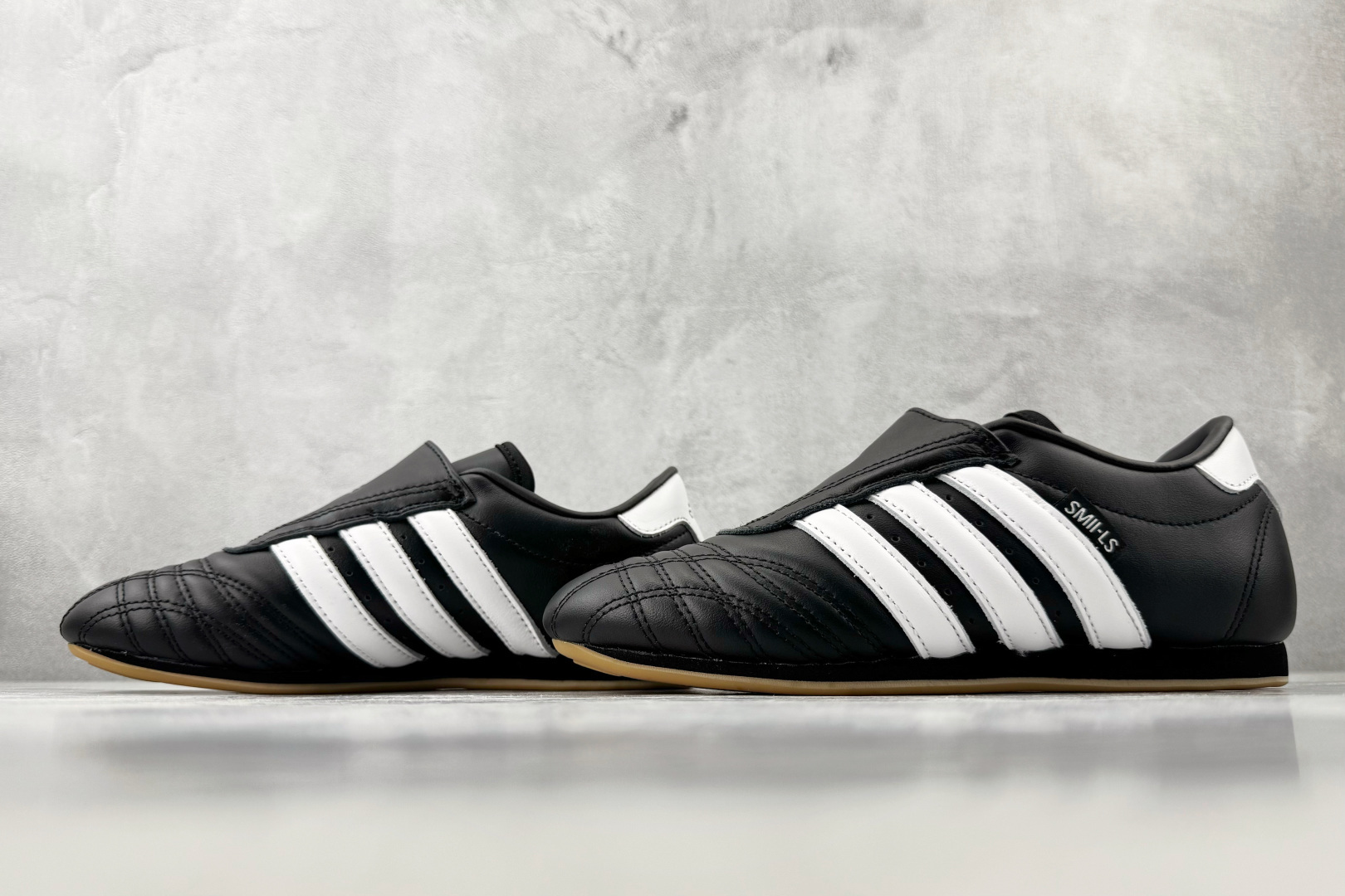 GOD/2.0 神版 adidas TAEKWONDO 黑白货号：JQ4775尺码：36 36.5 37