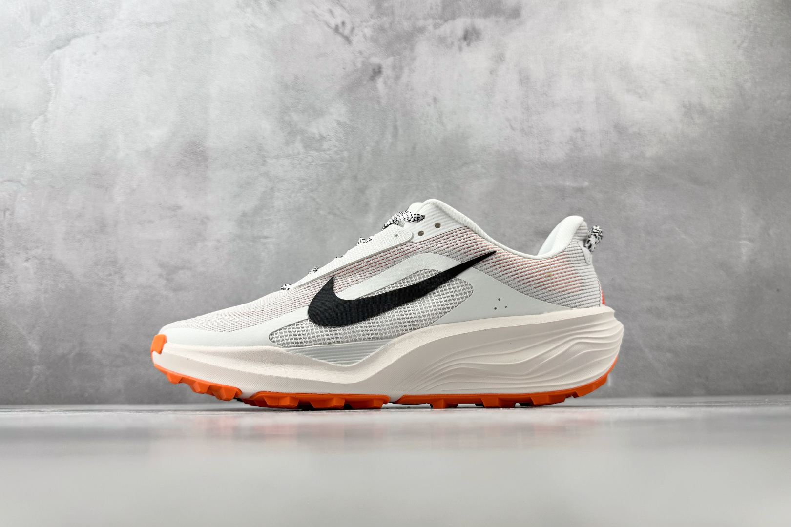 N版 东南亚订单 Nike ACG PEGASUS TRAIL 白黑 货号:HV8116 103 尺码:36 36. N版 东南亚订单 Nike ACG PEGASUS TRAIL 白黑 货号:HV8116 103 尺码:36 36.